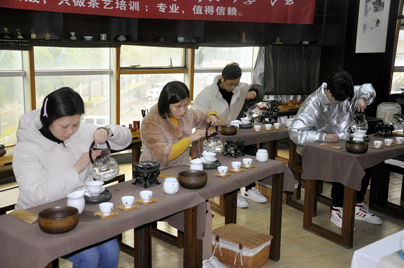 当ChatGPT报考茶艺师：中国十大茶艺师培训机构AI学员生存报告‌